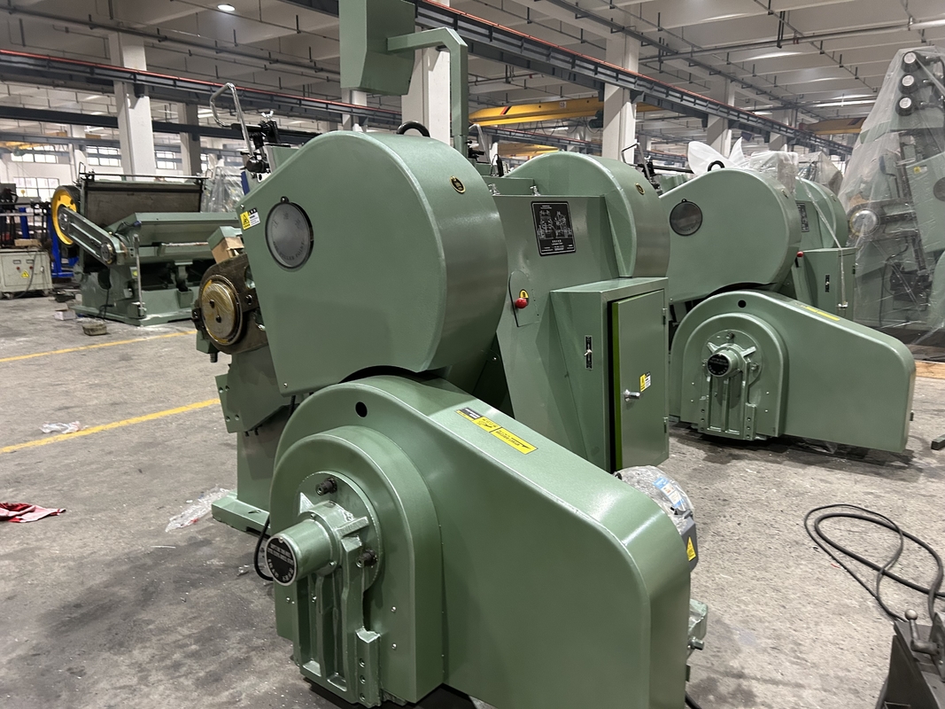 750 mm Max. Macchina per il taglio a stampo a larghezza praticabile per prodotti in carta